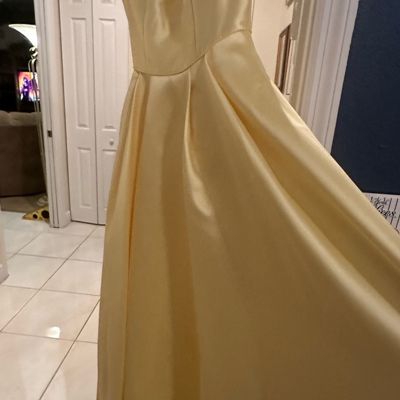 IT’S PROM SEASON!!! Sherri Hill Prom dress - Picture 7 of 14